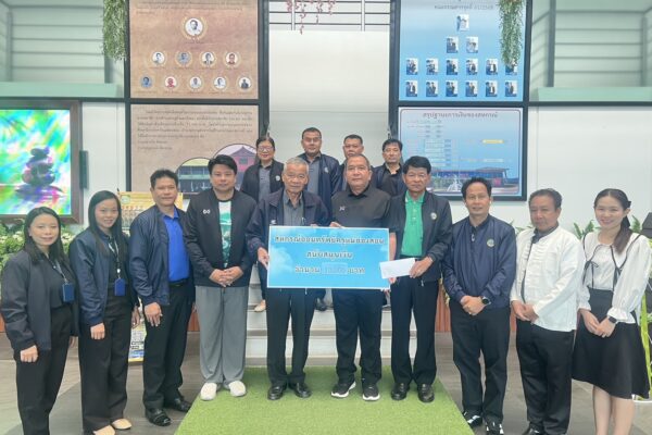 Read more about the article มอบเงินสนับสนุนกิจกรรมของนักเรียน “วงดนตรีลูกทุ่งสิงหนาท”