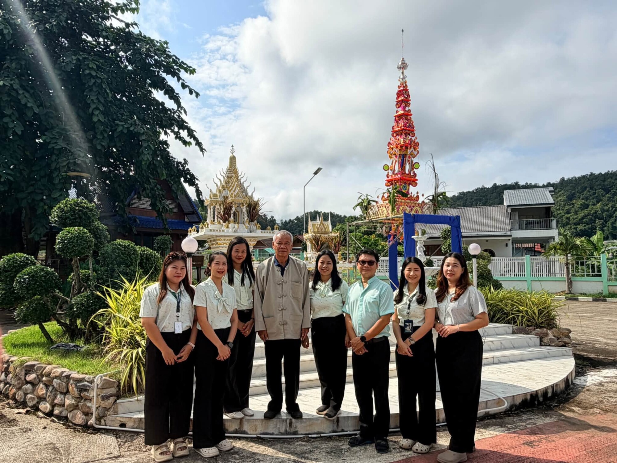 Read more about the article สหกรณ์ออมทรัพย์ครูแม่ฮ่องสอน จำกัด ร่วมสืบสานประเพณีออกพรรษา ประจำปี 2569